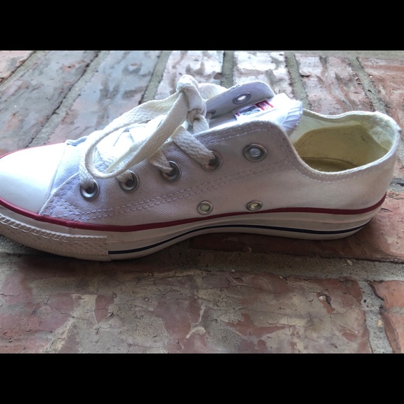 Chuck Taylor All-Star Low Top in Optical White - Picture 2 of 2